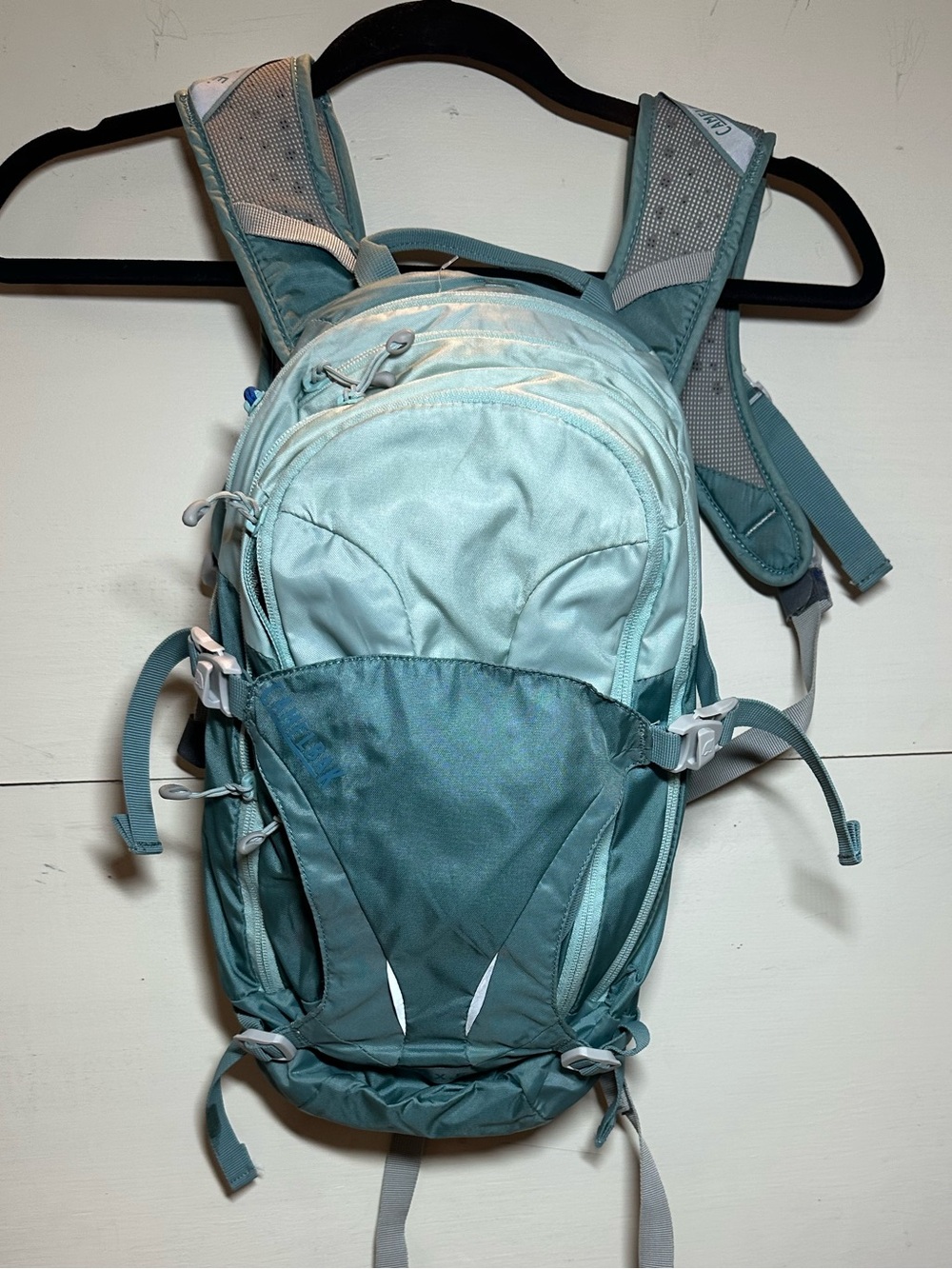 Camelbak LUXE Two-Tone Teal 3L Hydration Pack- No bladder